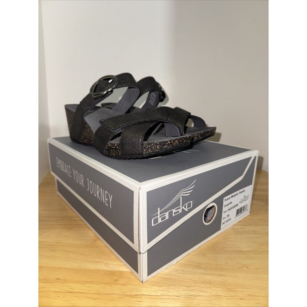Dansko Susie Milled Nubuck Size 39 8.5-9 Slip On Black Comfort Shoes Women's